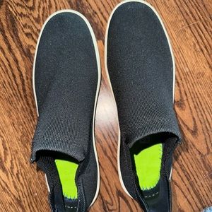 Black Chelsea Rothys